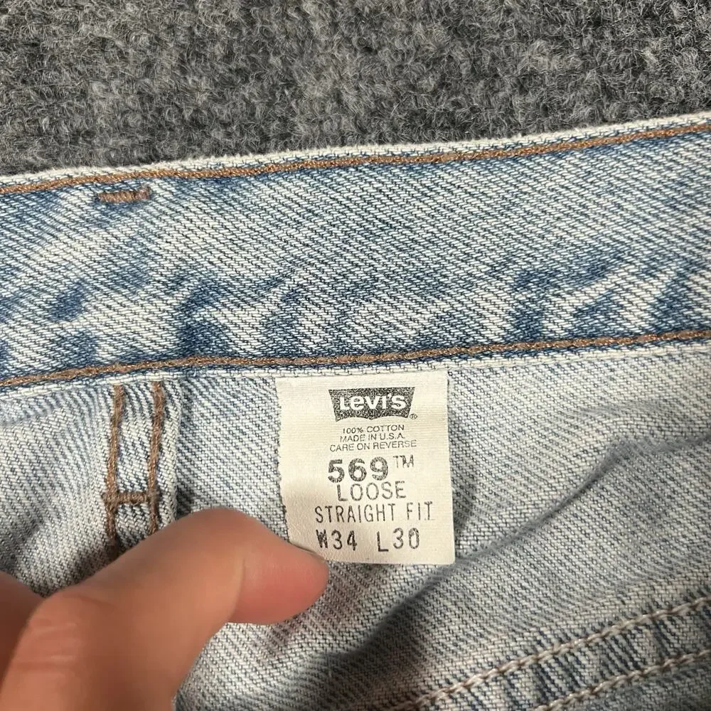 VTG MADE IN USA Levis 569 Jeans Mens 33x30 Blue Loose Straight Light Wash Y2K